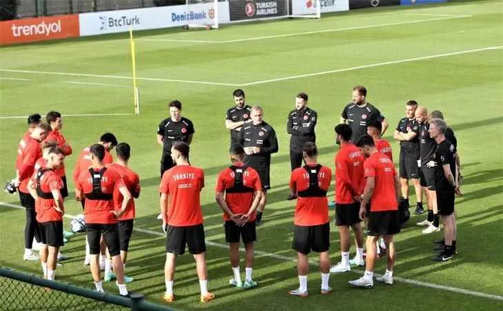 A Milli Futbol Takımı, Letonya maçının hazırlıklarına başladı