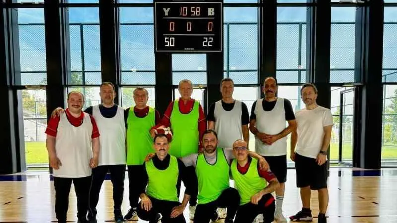 Cumhurbaşkanı Erdoğan, ekibiyle basketbol maçı yaptı