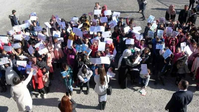 Çocuklara karnen kötü, tatil yok demeyin!