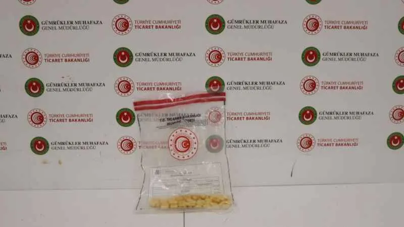 İstanbul Havalimanı’nda yolcunun midesinden 640 gram kokain çıktı