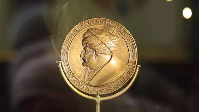 Fatih Sultan Mehmet madalyonunun sergilenmesine başlandı