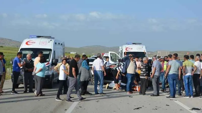 Antalya'daki kazada Muharrem Ertör, Gülten Ertör ve Berra Türkmen hayatını kaybetti 