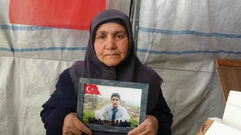 HDP önündeki ailelerin umutlu bekleyişi 1384. gününde