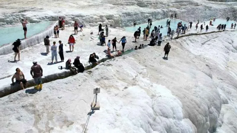 Pamukkale’ye ilk 5 ayda 561 bin turist geldi