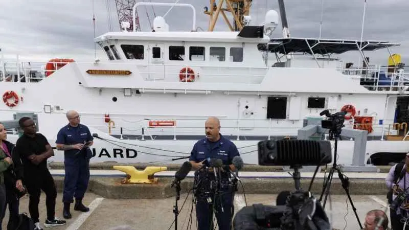 Atlantik Okyanusu'nda kaybolan denizaltının enkazı karaya çıkarıldı