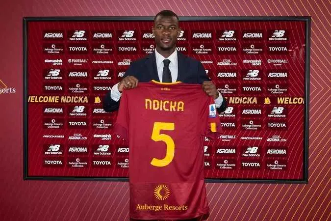 Roma, Evan N'Dicka'yı kadrosuna kattı