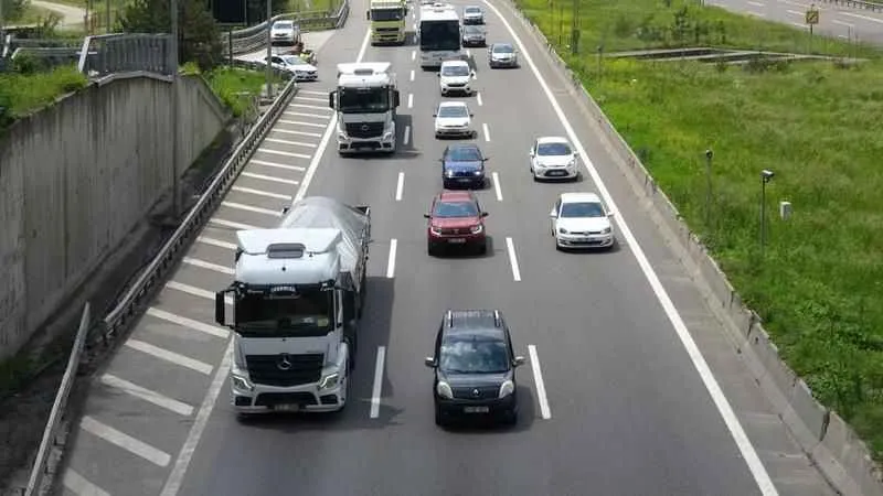 Bolu’da TEM Otoyolu’nda bayram trafiği başladı