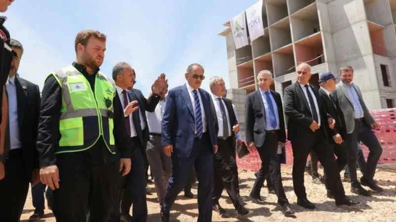 Depremzedelere 338 geçici iş yeri daha teslim edildi