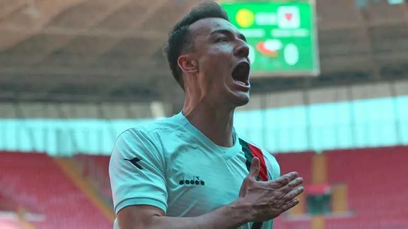 Onur Arı, Eskişehirspor'dan ayrıldığını duyurdu