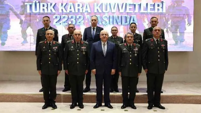 Kara Kuvvetleri Komutanı Avsever’den Bakan Güler’e ziyaret