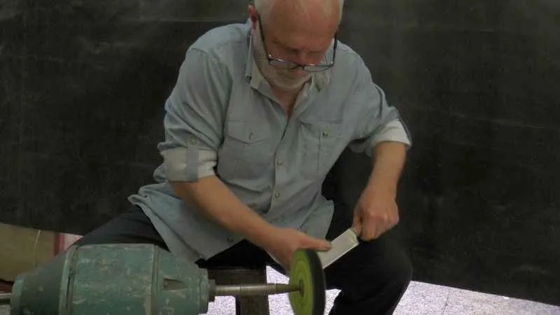 Bıçakçıdan Vatandaşlara Öneri: “Hareketli Olan Yerlerden Bıçaklarınızı Alın”