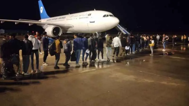  229 Afgan göçmen daha ülkelerine gönderildi