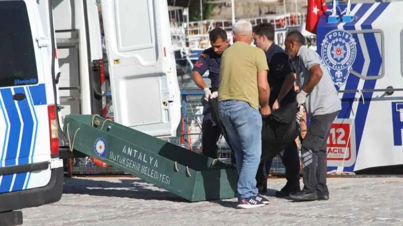 Antalya’da deniz yüzeyinde erkek cesedi bulundu