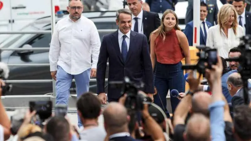 Yunanistan’da Sandık Çıkış Anketlerine Göre Miçotakis’in Partisinin Seçimi Büyük Farkla Kazanması Bekleniyor