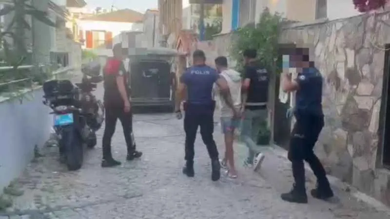 Bayram tatilinde Çeşme'de zehir operasyonu: 6 tutuklama