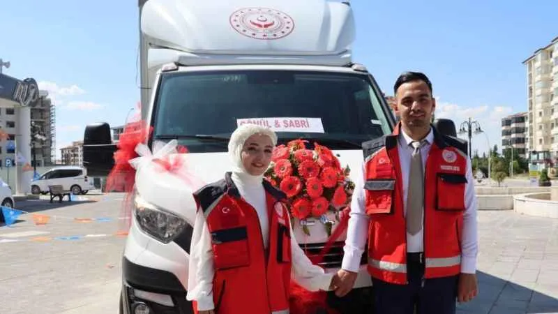 Mobil Sosyal Hizmet Aracı gelin arabası oldu