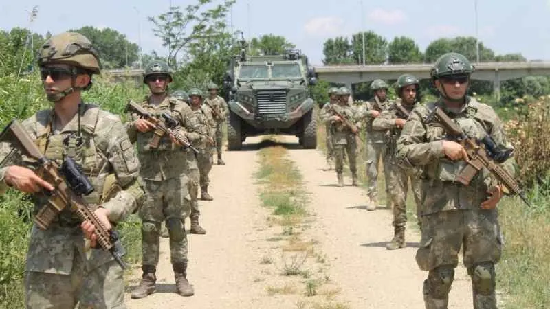 Mehmetçik, Yunanistan sınırında görev başında bayramlaştı