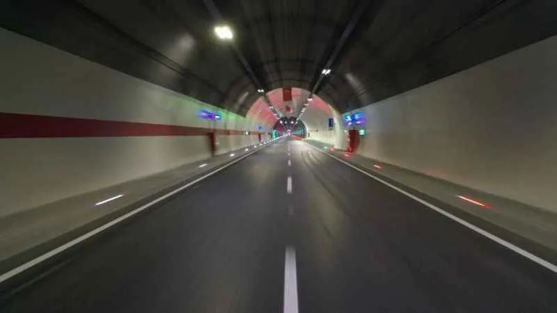 Yeni Zigana Tüneli'nden 1.5 ayda 251 bin araç geçti