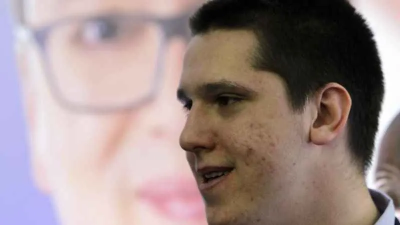 Vucic'in oğlunun giydiği tişört krize neden oldu