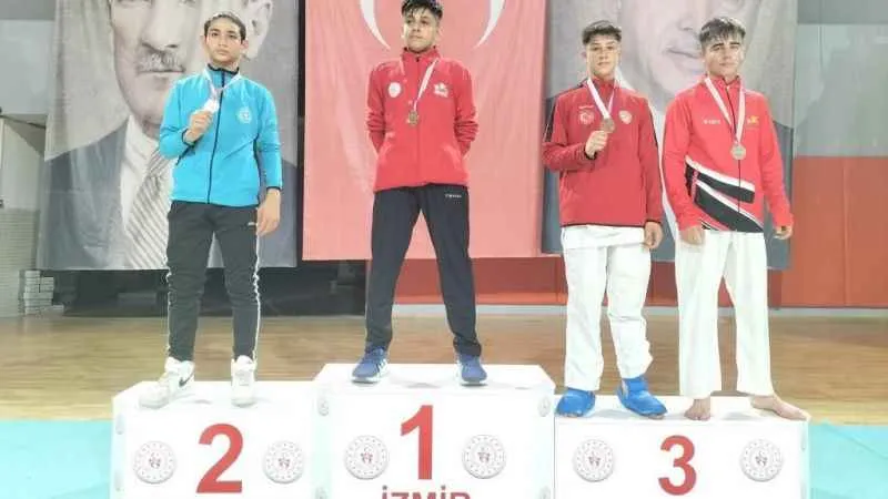 Bilecik’ten ANALİG’e katılan karate takımları yarı finale yükseldi