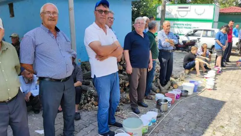 Asırlık gelenekle her eve pişmiş et gidiyor