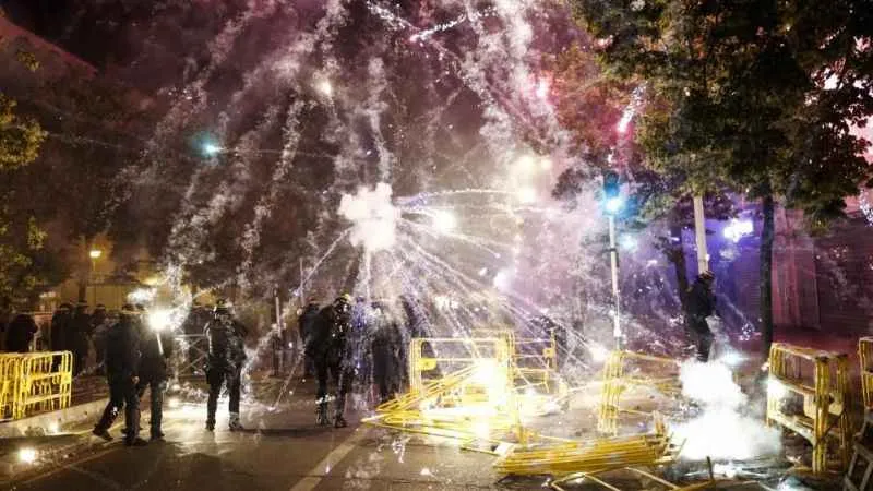 Fransa’daki protestolar için 40 bin polis görevlendirildi