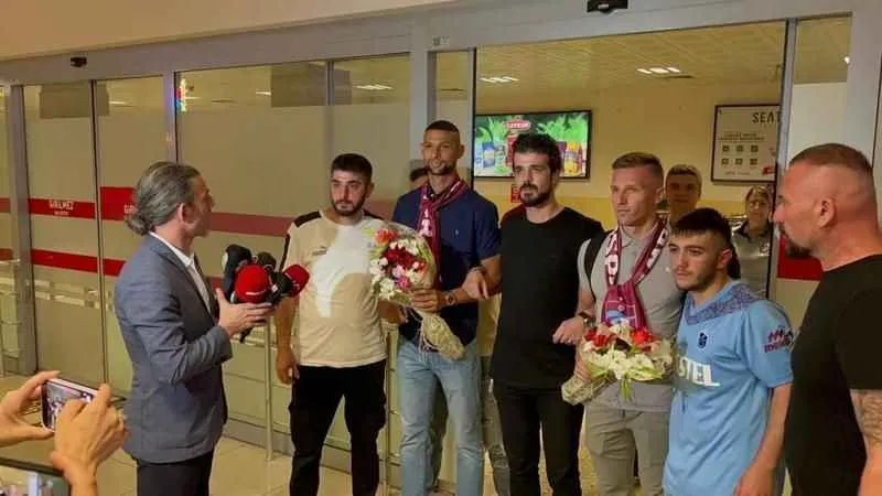 Trabzonspor'un iki yıldızı Orsic ve Fernandez imza için geldi