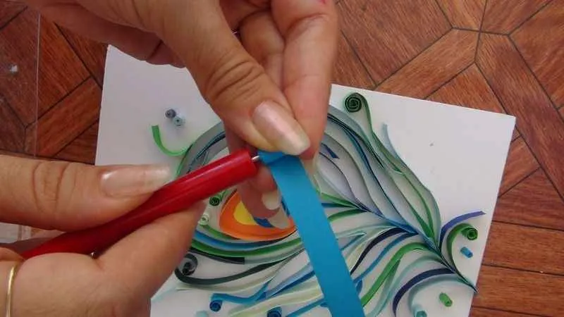 Quilling sanatı ile masrafsız sanat eserleri üretiliyor