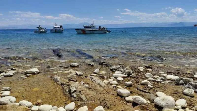 Van Gölü’ne giren 2 kişi boğuldu