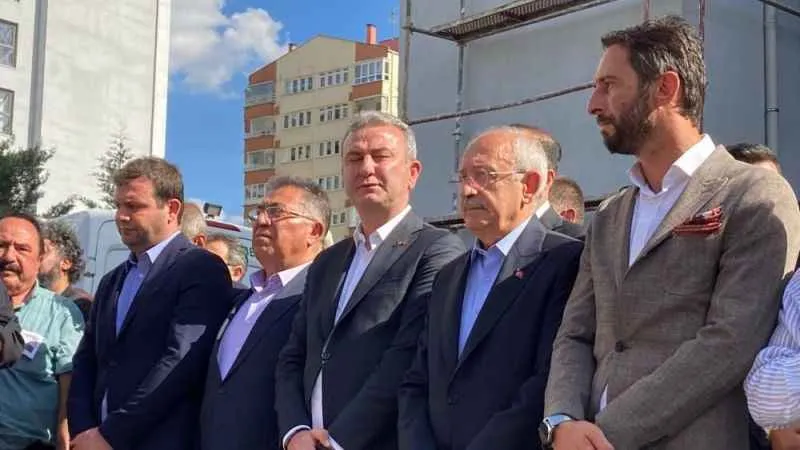Kılıçdaroğlu, dayısının cenaze törenine katıldı