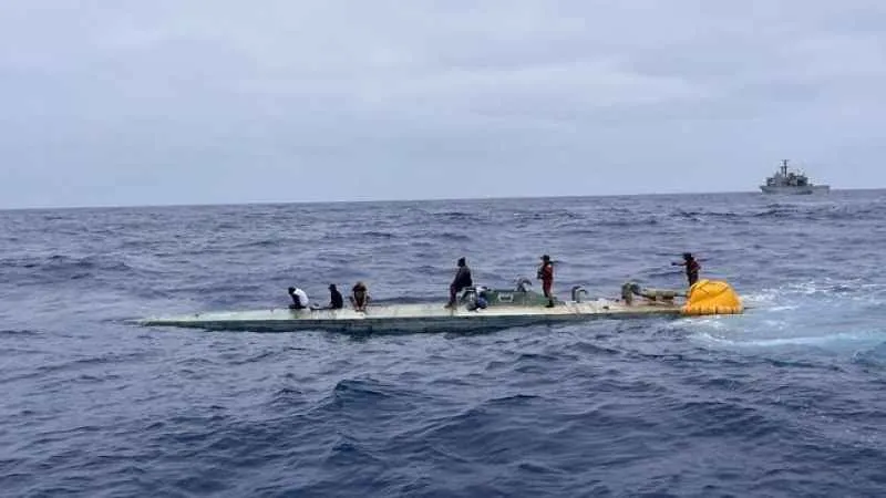 Pasifik açıklarındaki denizaltıda 3,5 tondan fazla uyuşturucu ele geçirildi