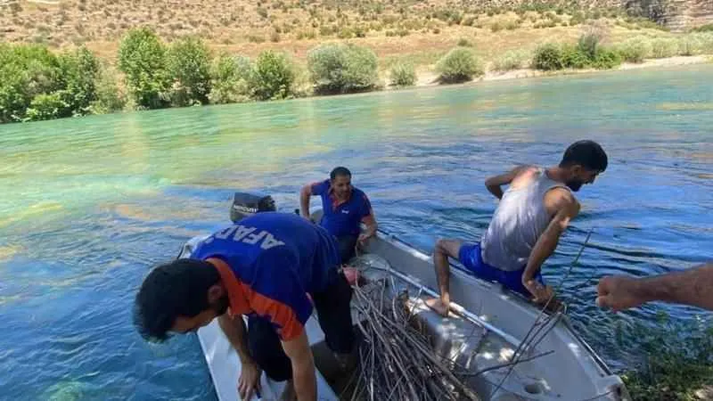 Diyarbakır'da baraj kapakları açıldı, 4 piknikçi mahsur kaldı