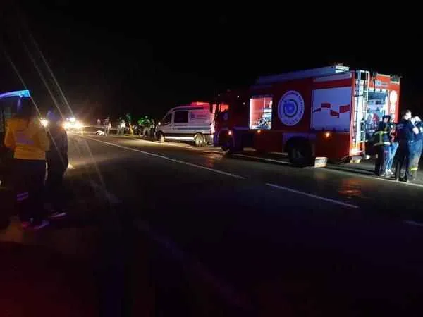 Tekirdağ'da bariyerlere çarpan motosikletli hayatını kaybetti