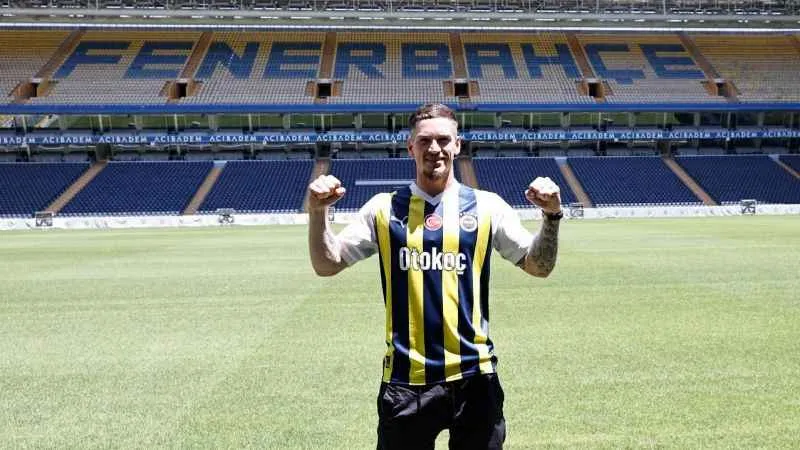 Fenerbahçe, Ryan Kent ile 4 yıllık sözleşme imzaladı