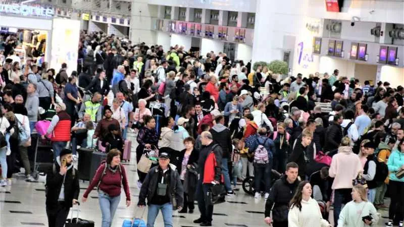 Antalya Havalimanı tüm zamanların uçak trafiği rekorunu kırdı
