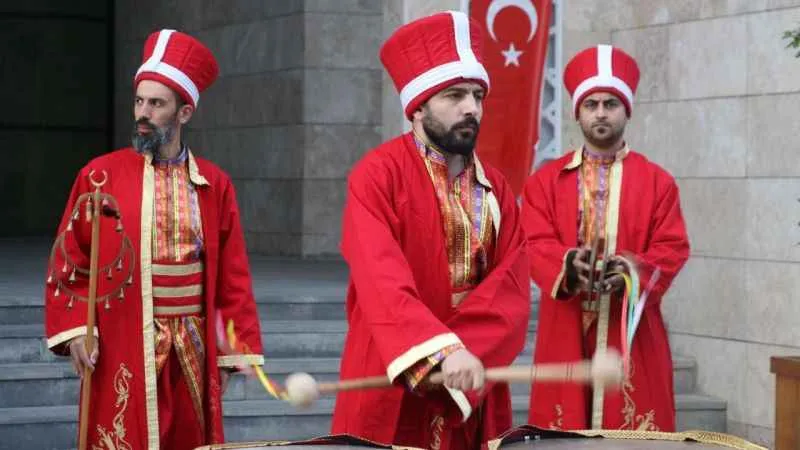 Dünyanın en eski askeri bandosu, açılan kursta yeniden canlanıyor