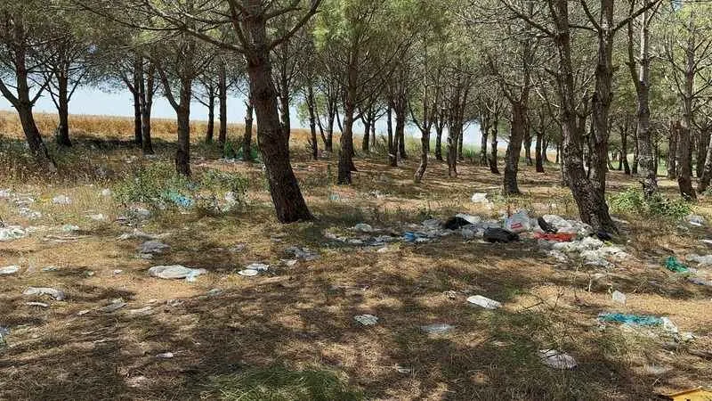 Tatilcilerden geriye çöp yığını kaldı