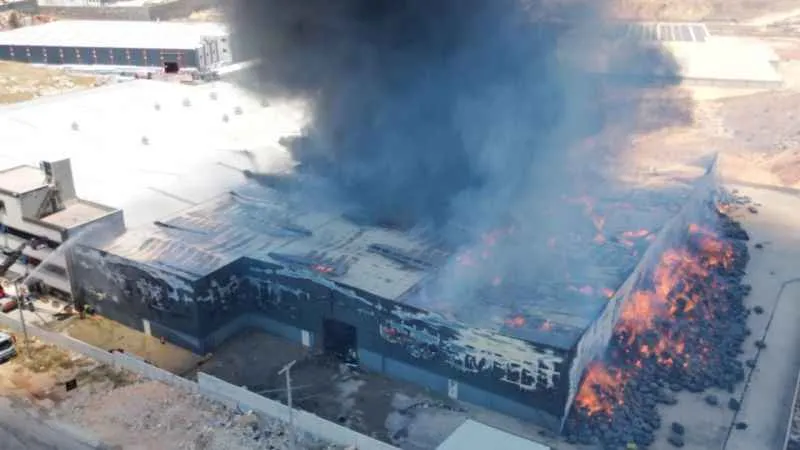 Gaziantep'te fabrika yangını: 10 kişi hastaneye kaldırıldı