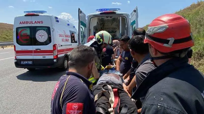 Kuzey Marmara Otoyolu'nda feci kaza: 2’si çocuk 4 yaralı