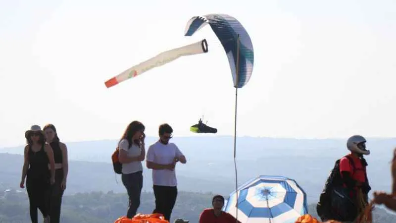 Yamaç paraşütçülerin gözde adresi: Kırantepe