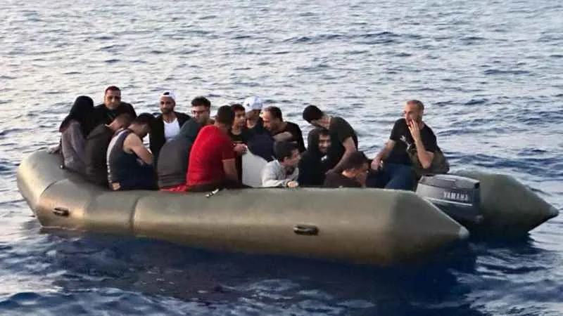 Datça’da 16 düzensiz göçmen kurtarıldı