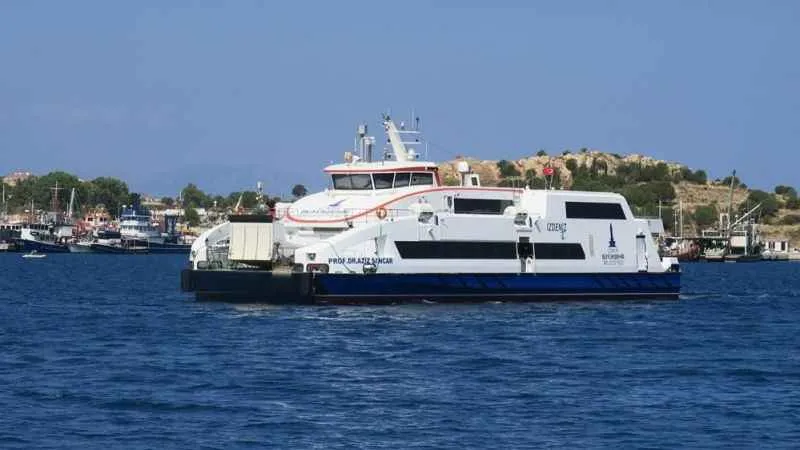 Şiddetli rüzgar nedeniyle İzmir'de yarın vapur seferleri iptal