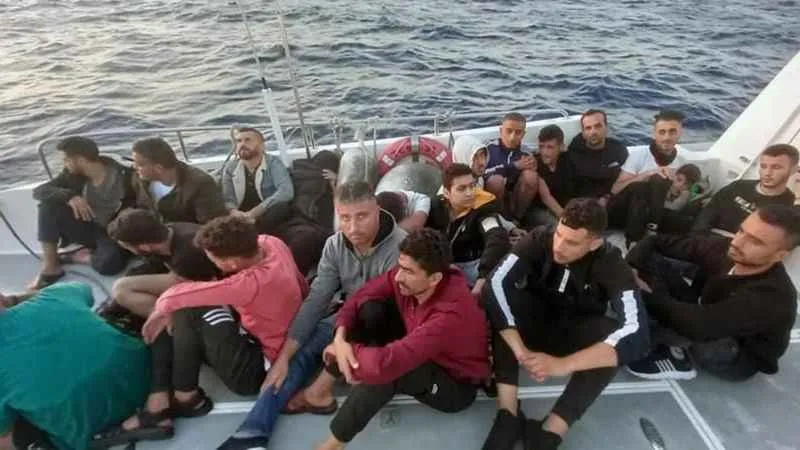 Datça’da 20 düzensiz göçmen kurtarıldı