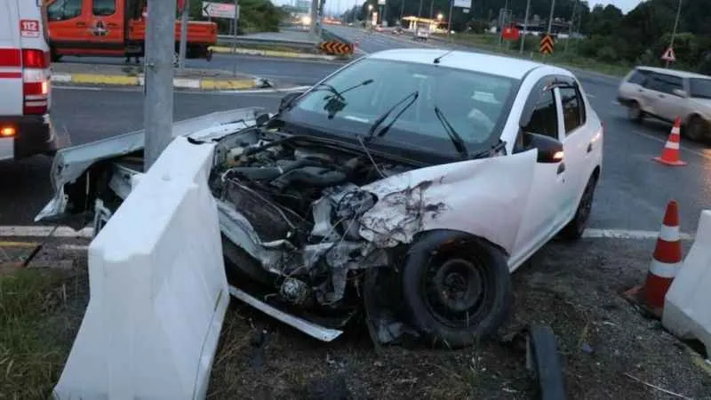 Bolu’da tır ile otomobil çarpıştı: 2’si çocuk 6 yaralı