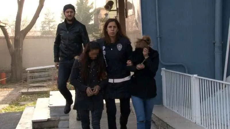 'Kargocu', 'sucu' diyerek girdikleri evleri dil düşürme yöntemiyle soyan kadın hırsızlar yakalandı