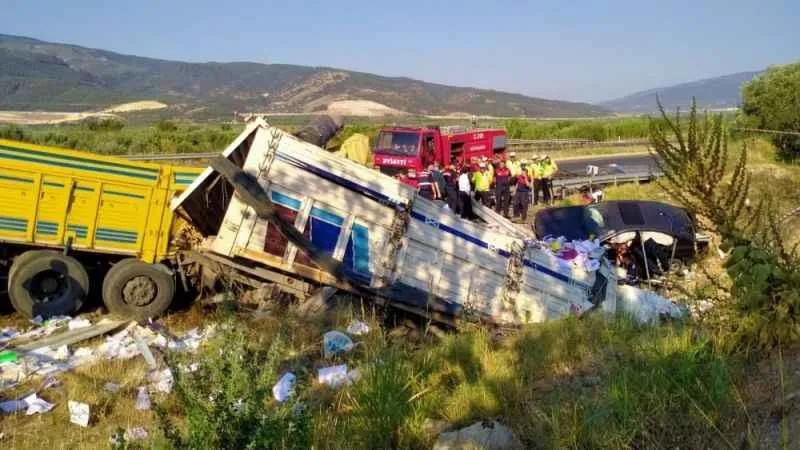 Aydın'daki kazada baba ile kızı hayatını kaybetti