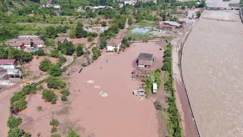 Prof. Şener, sel felaketi sonrası uyardı!