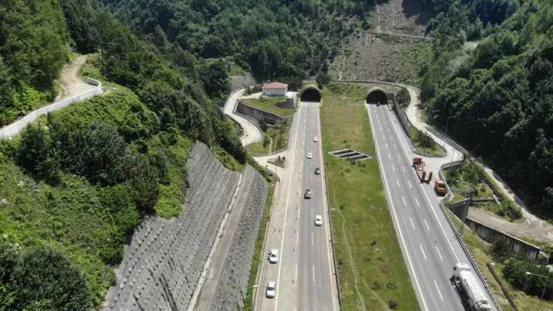 Bolu Dağı Tüneli trafiğe açıldı