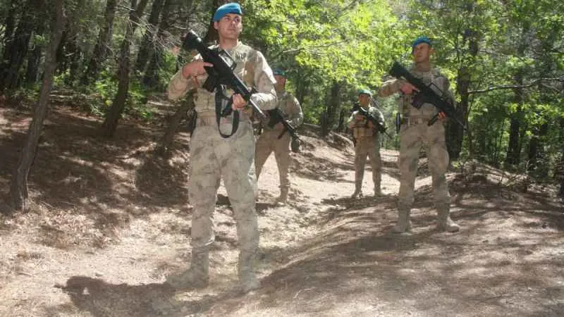 Komandolar Kaz Dağları'nda devriyede