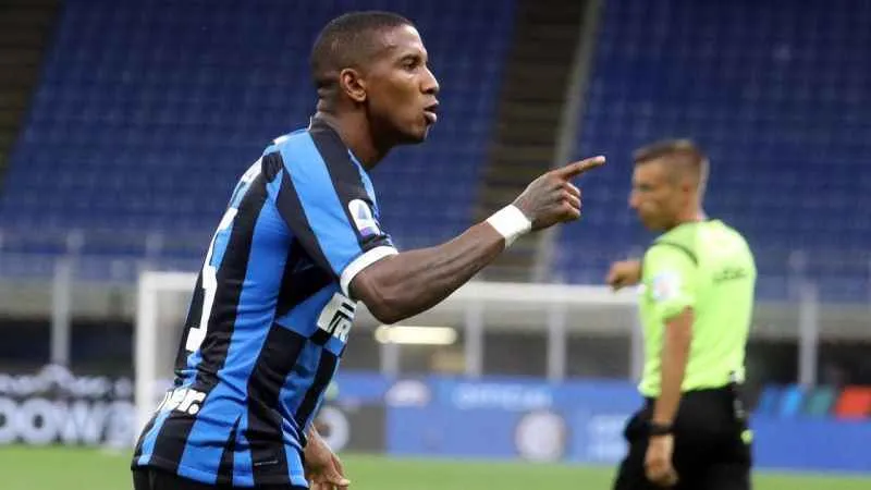 Everton, 38 yaşındaki Ashley Young’ı transfer etti